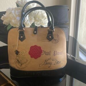 BRAND NEW  w/ tags, Harry Potter letter purse. Owl post dome satchel. Hot topic.